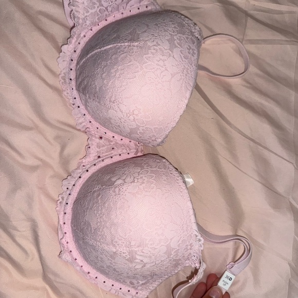 Victoria's Secret Light Pink Lace Bra Set - Picture 2 of 4